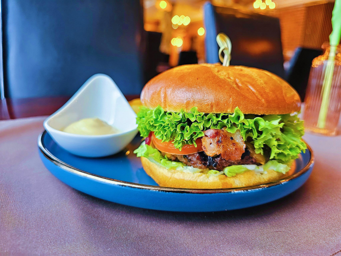 Thalia Beef Burger [2]
