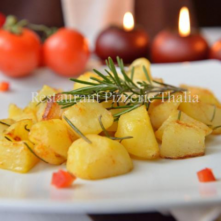 Garnituri - Cartofi cu rozmarin la cuptor