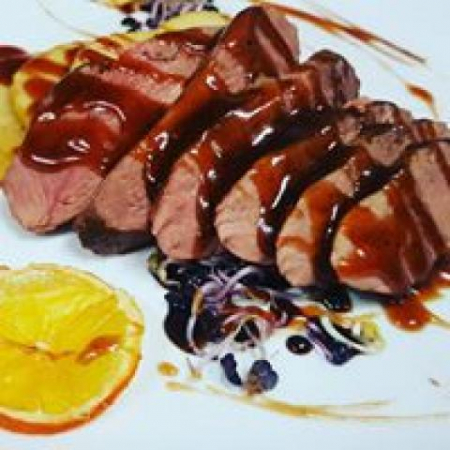 Specialities - Duck breast with caramelized apples