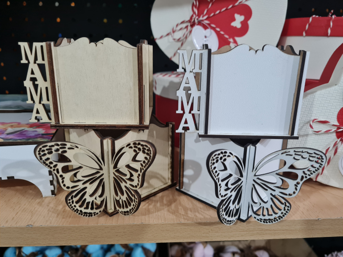 Cutiuta martisor mdf alb mama [3]