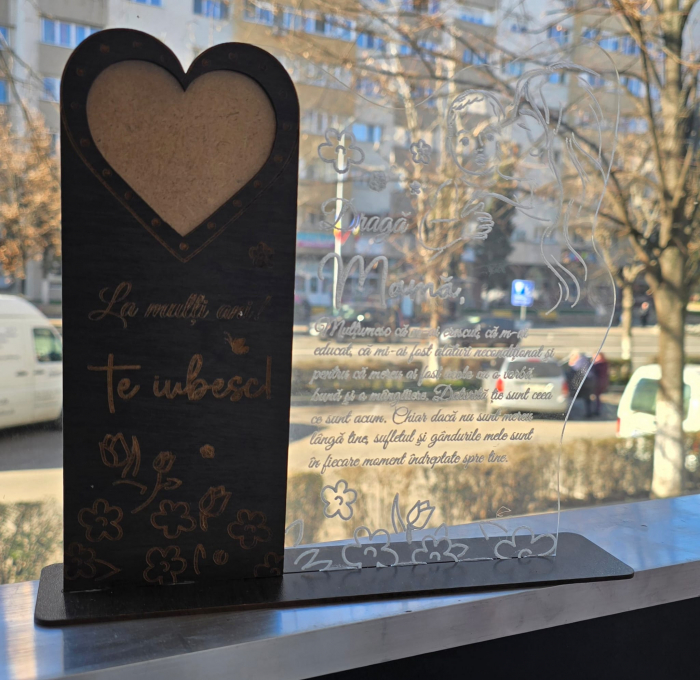 Trofeu personalizat "Te iubesc, mamă!" - un cadou unic și emoționant pentru cea mai specială persoană din viața ta model dreptungi! [3]