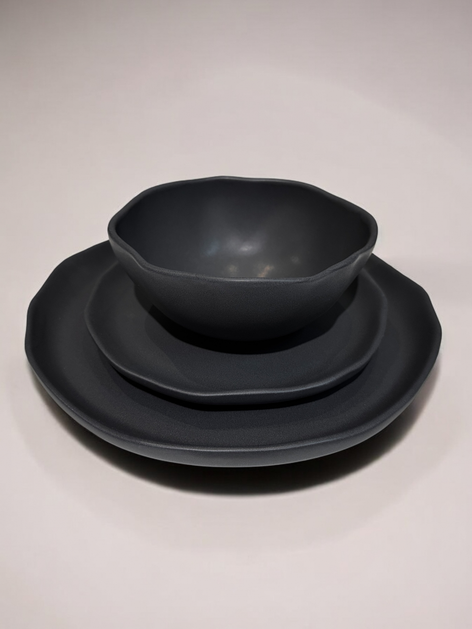 Set Farfurii NOVUM Vulcano 3 piese Negru Mat Carbon (1 Farfurie 26cm, 1 Farfurie 20cm, 1 Bol 480ml) Glazurat Manual [8]