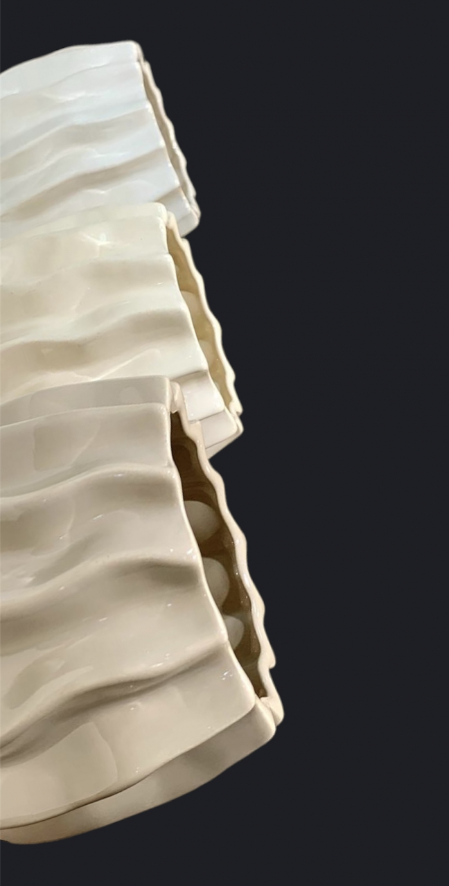 Vazã / Ghiveci Nabuco Alb sau Crem (Diamentru 16cm inaltime 14cm) [4]