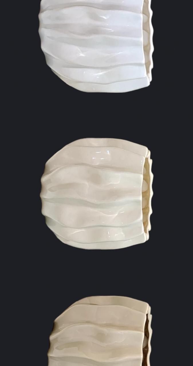 Vazã / Ghiveci Nabuco Alb sau Crem (Diamentru 16cm inaltime 14cm) [9]