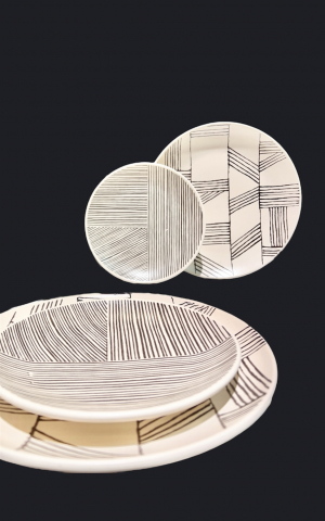 Set 12 Farfurii Ceramica (6 buc Desert 21cm, 6 buc Mari 26cm) Decorama Bej Deschis cu Pensulare Manuala Linii Neagre [6]
