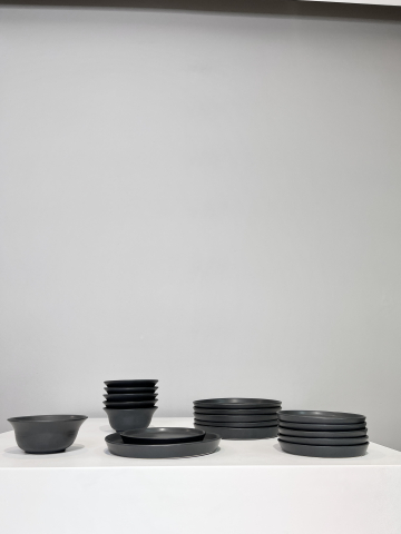 Set Farfurii Vulcano CARBON 18 piese (6 farfurii 25cm, 6 farfurii 20cm, 6 boluri 450ml) [2]