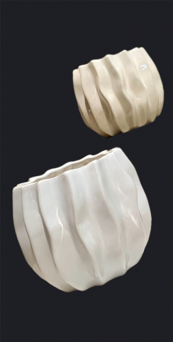 Vazã / Ghiveci Nabuco Alb sau Crem (Diamentru 16cm inaltime 14cm) [5]