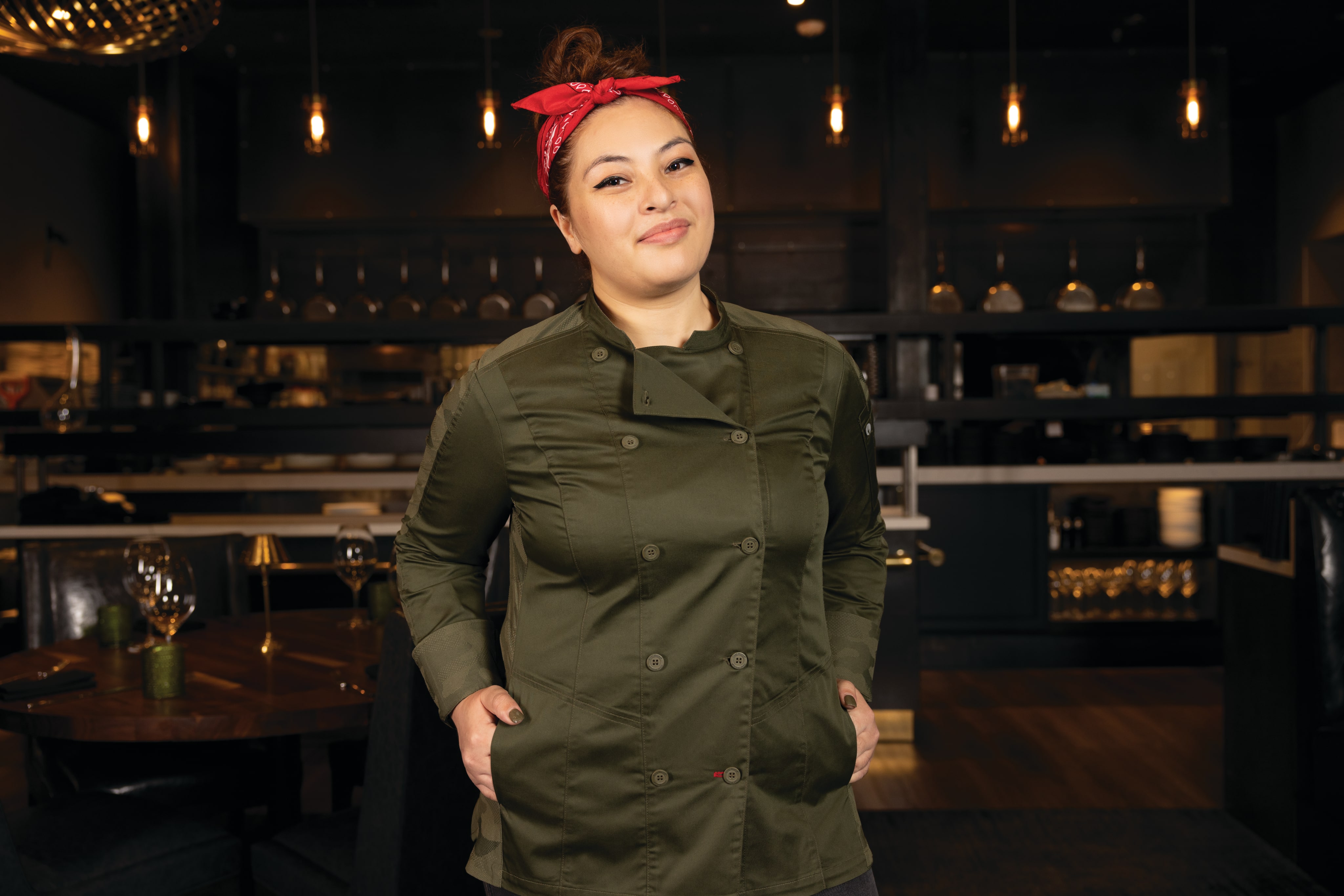 Top 5 tunici de bucatar pentru femei de la Chef Works