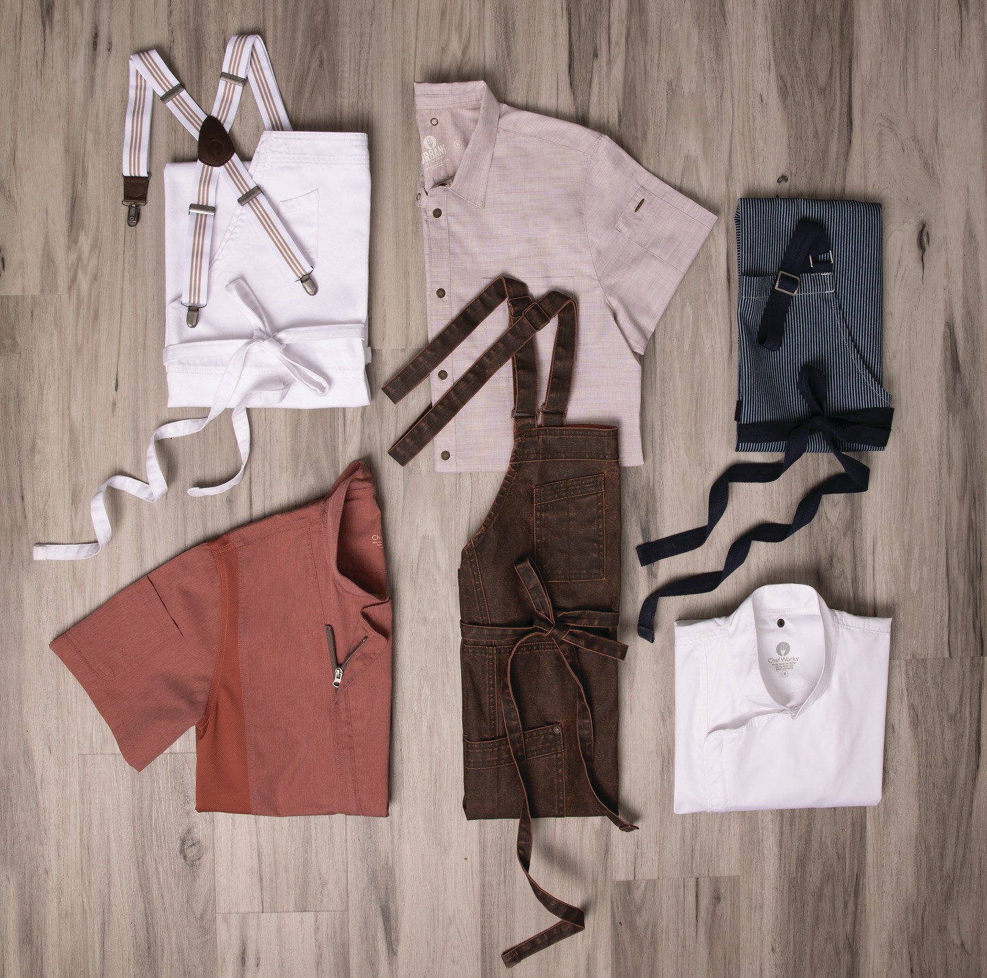 Culorile toamnei în uniformele HoReCa