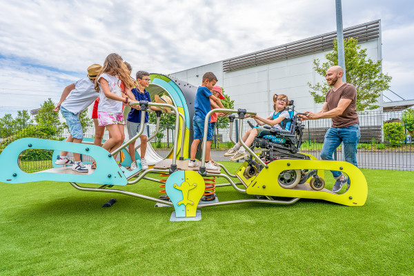 Balansoar pentru persoane cu dizabilitati J987 [2]