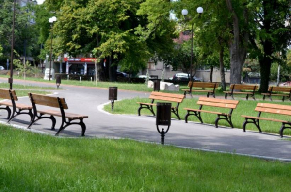 banca-din-lemn-pentru-parcuri-mobilier-urban [3]