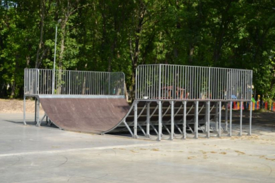rampa-pentru-skateboarding-halfpipe [2]