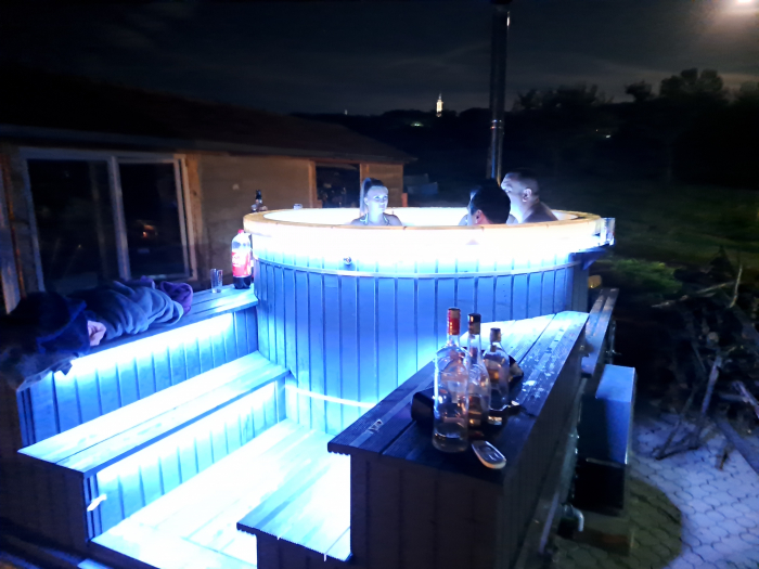 Pachet 30-31 August Weekend Jacuzzi Mare [1]