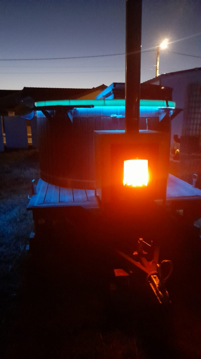 Pachet 27-28 Decembrie Weekend Jacuzzi Mic [3]