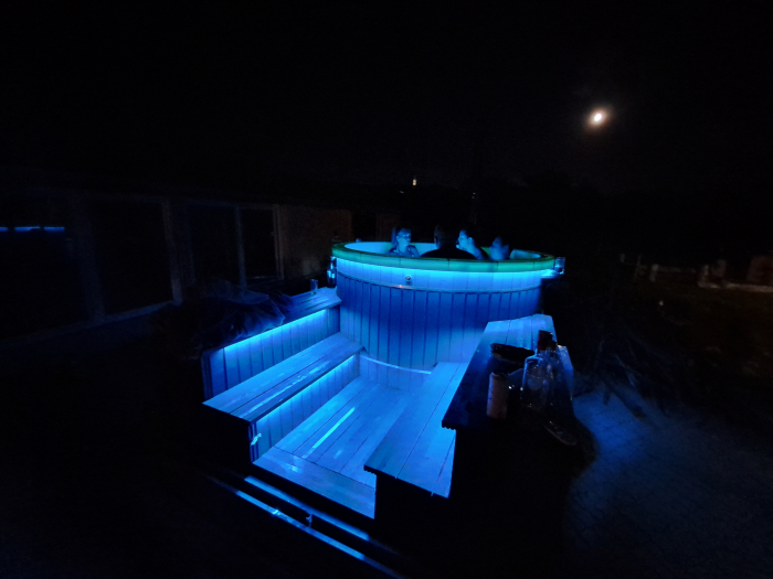 Pachet 8-9 Noiembrie  Weekend Jacuzzi MARE [3]