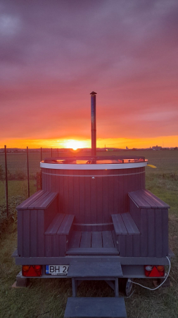 Disponibilitate 2026 - Pachet 3-4 Ianuarie Weekend Ciubar Mobil - Jacuzzi Mic cu 6-7 persoane