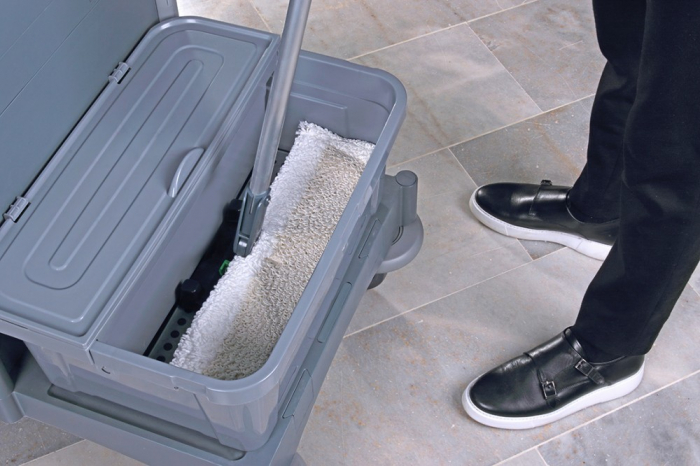 Sistem de dozare pentru mop plat tip Twixter [6]