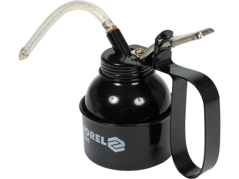 OIL CAN WITH FLEXIBLE HOSE [2]
