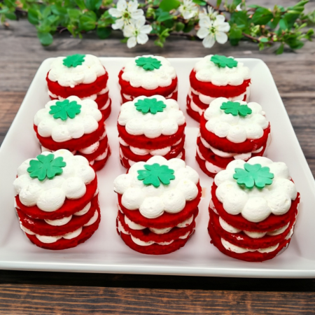 Luna Martisor - Monoportii Lucky Red Velvet