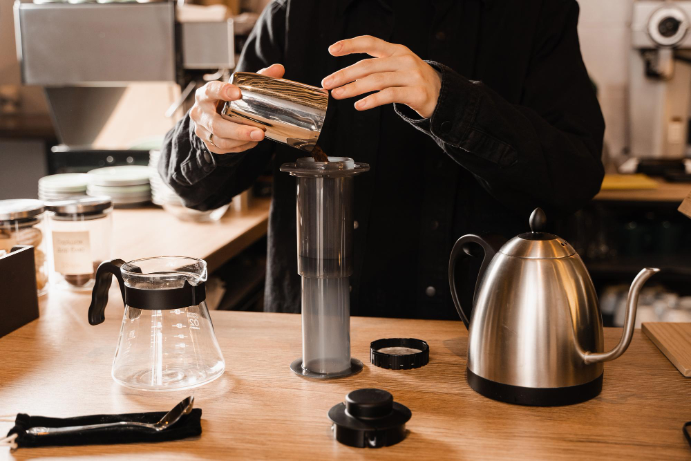 Aeropress – metoda preferată a specialiștilor în cafea și cum o poți stăpâni acasă
