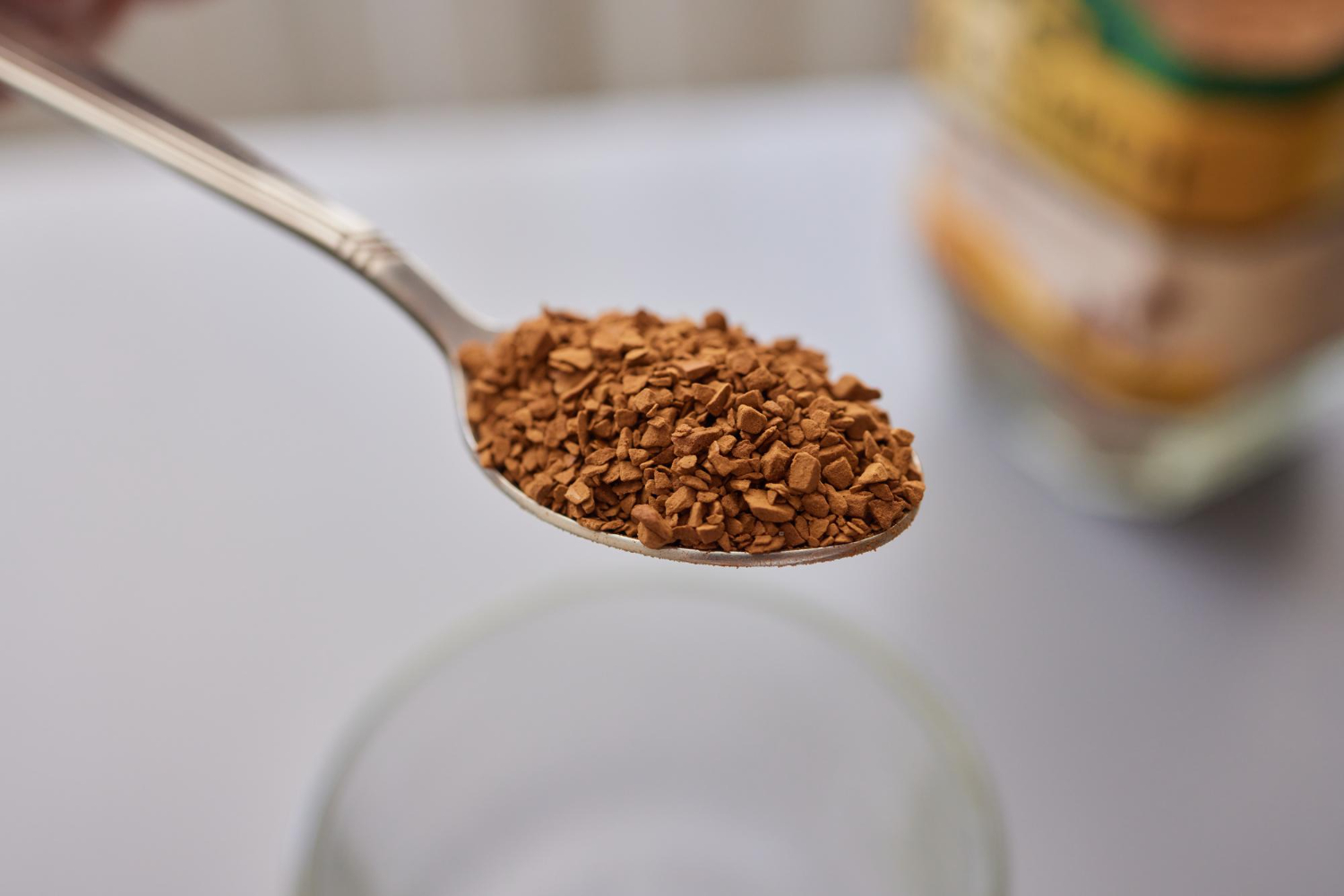 Cafeaua instant: Soluția rapidă pentru birouri și evenimente mari