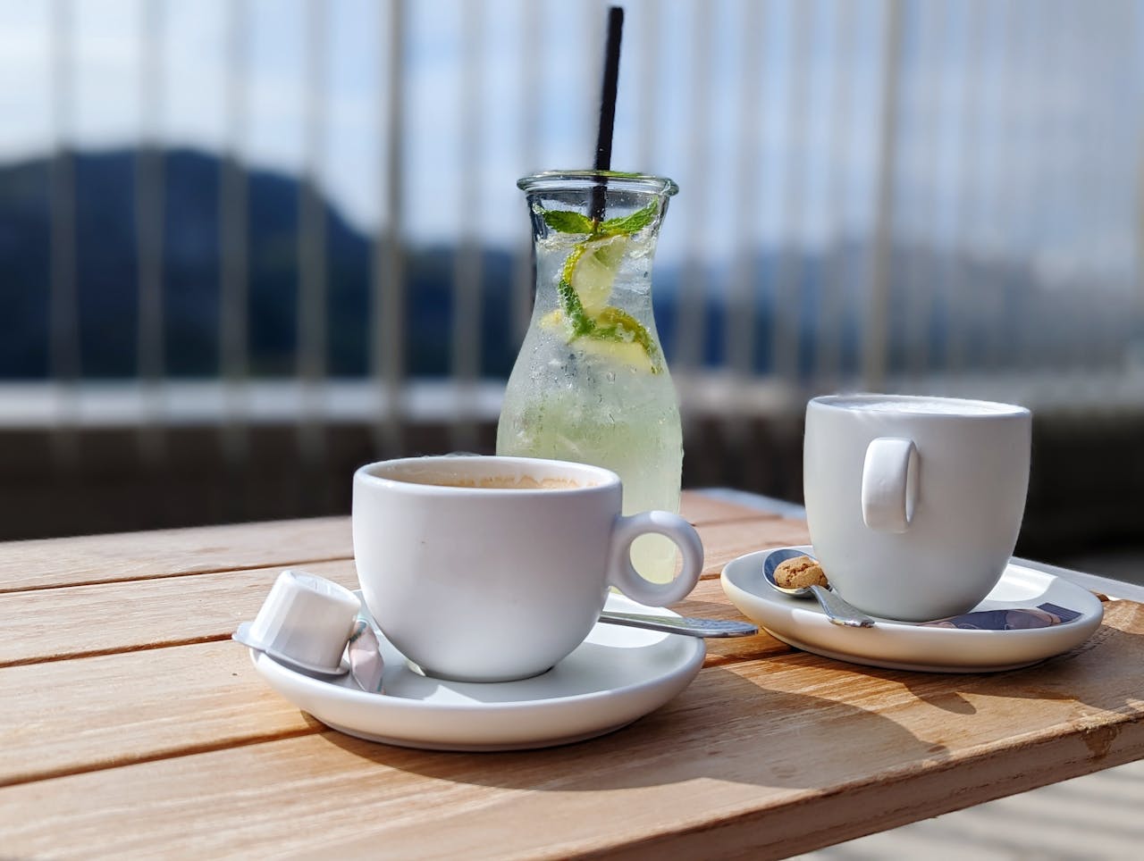 Cafea vs. ceai: O confruntare a aromelor și beneficiilor