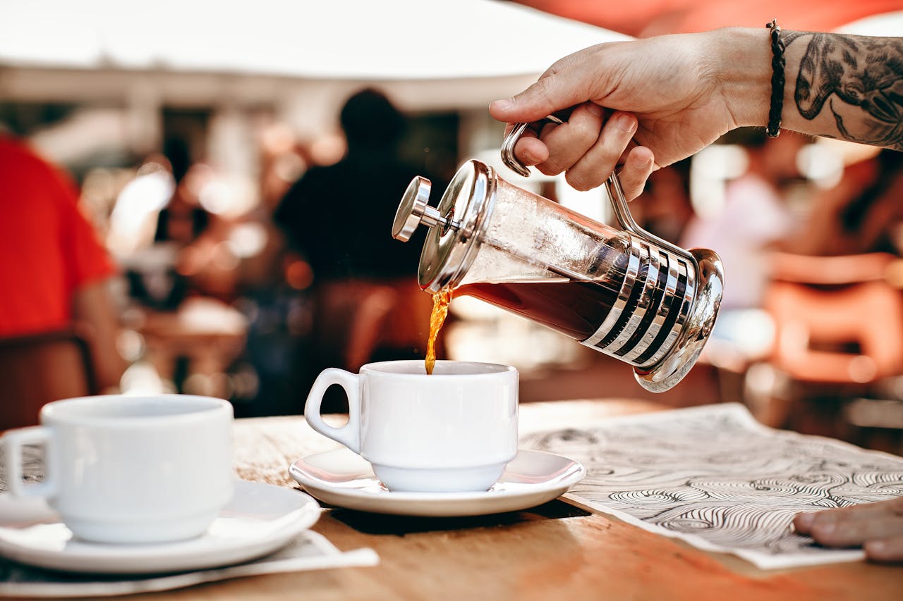 Cafeaua în jurul lumii: Băuturi tradiționale pe care trebuie să le încerci