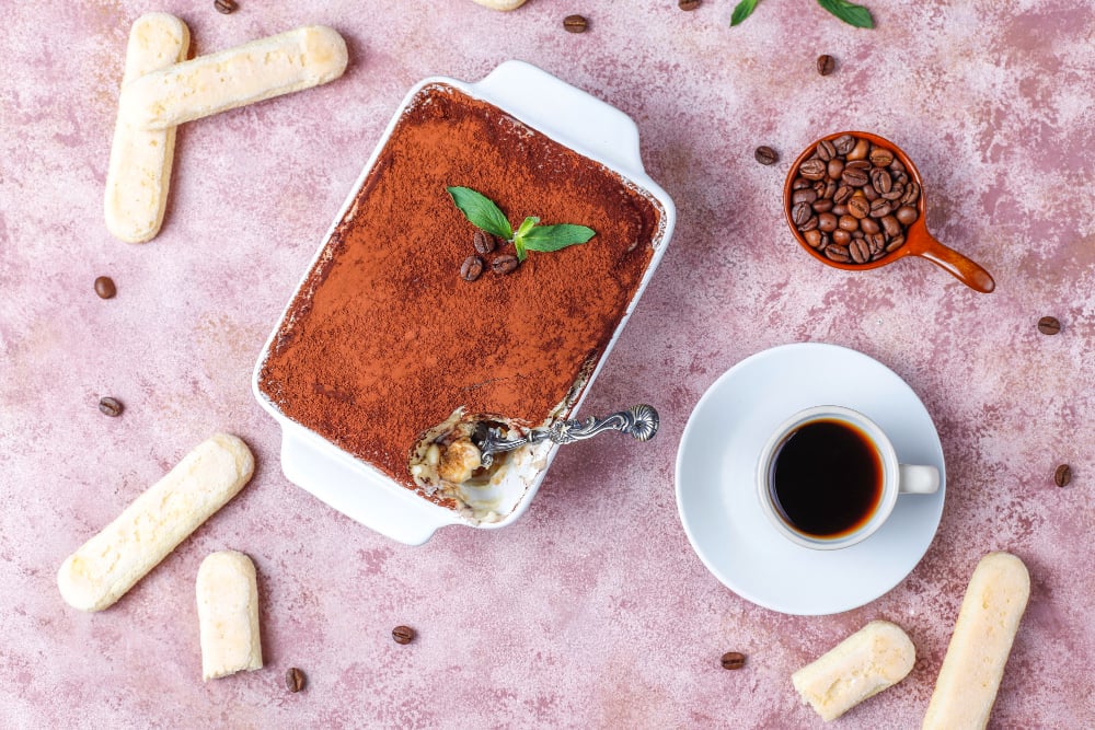 Deserturi cu cafea pentru iarnă – tiramisu, mousse și prăjituri aromate