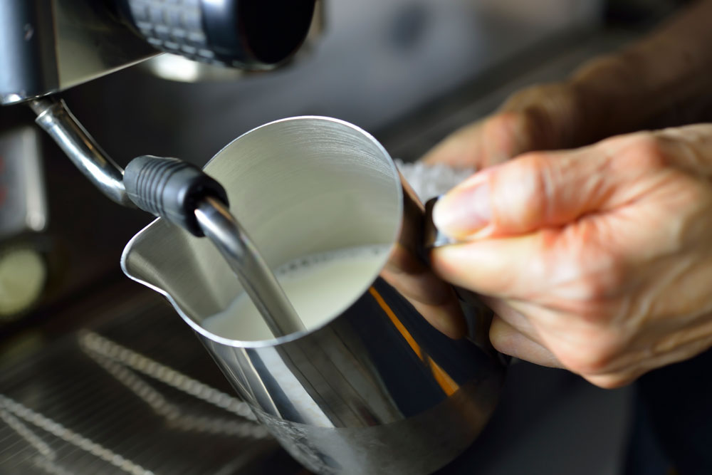 Spumă de lapte – cu sau fără espressor?