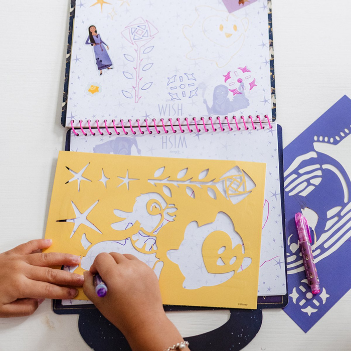 Carte cu activitati creative Disney Wish [2]