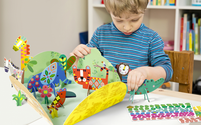 Joc creativ Stick'N'Play cu scene 3D si stickere repozitionabile - Animale Safari [2]