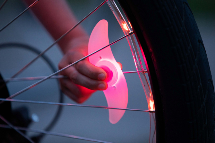 Lumină LED colorată  clip-on RBG pentru spițe, SpokeBrightz [8]