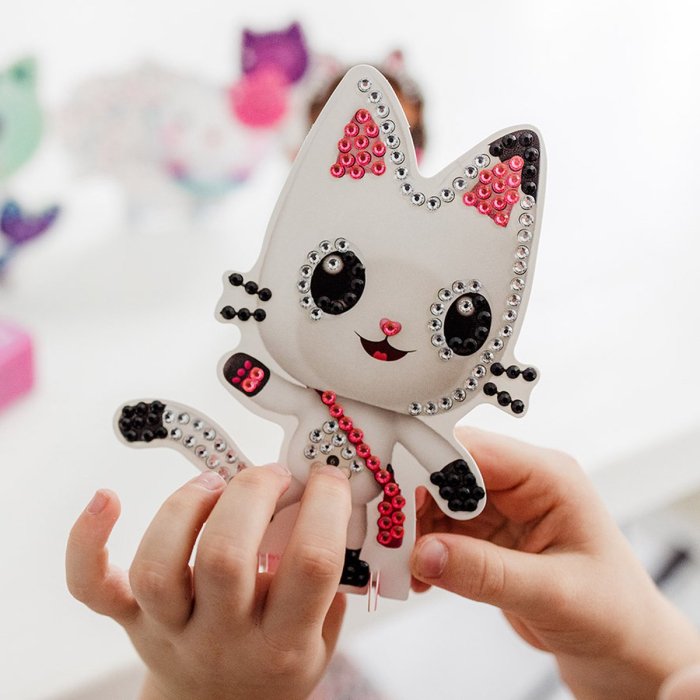 Set creativ 3 in 1, Bratari cu pandantive, carioci spray si diamont painting, Gabby's Dollhouse [5]