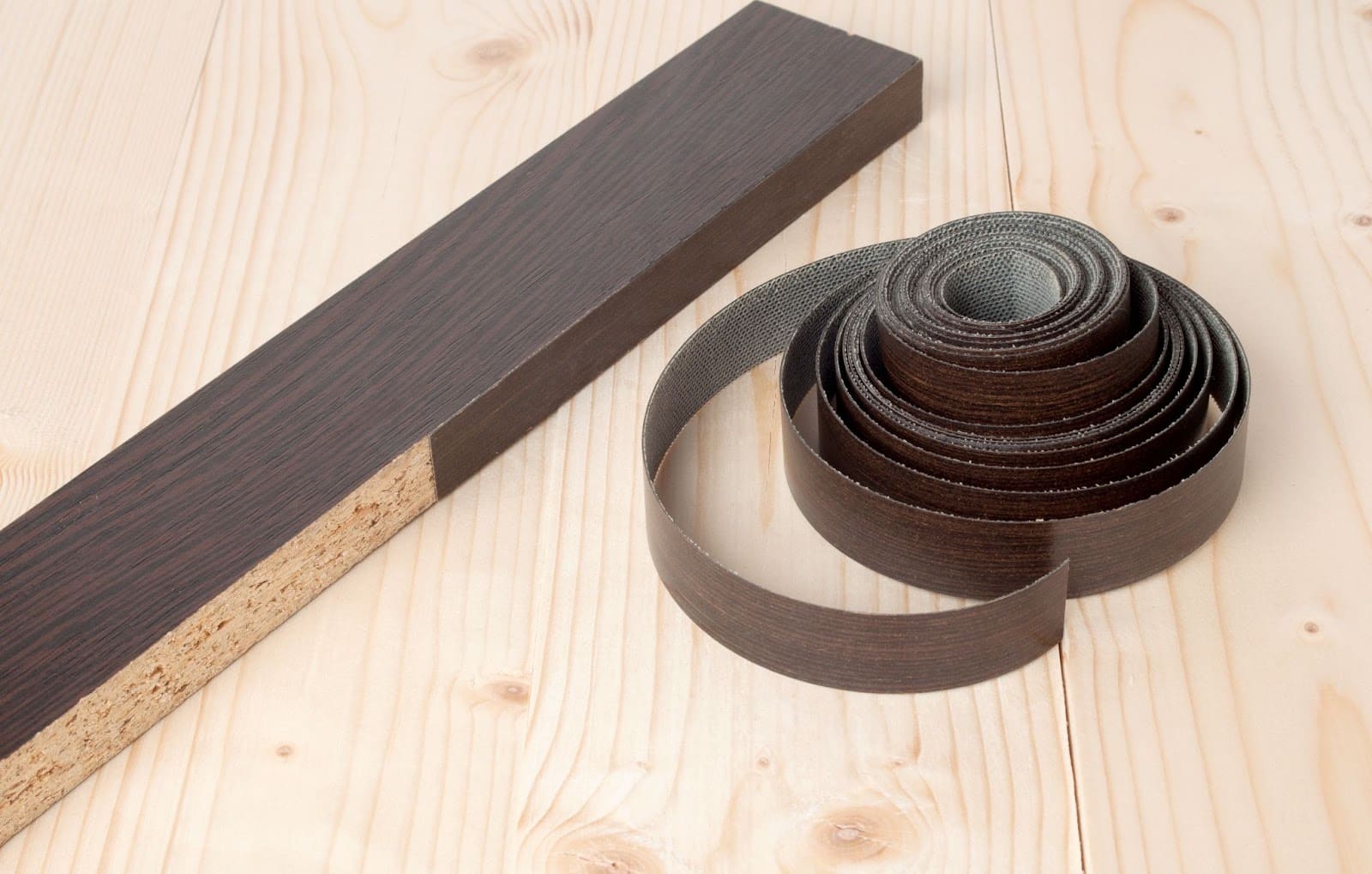 Caracteristici esențiale ale mobilei pentru aplicarea cu succes a canturilor ABS