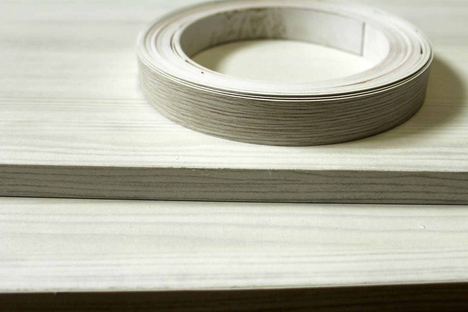 Cum alegi cantul ABS pentru mobilierul din PAL