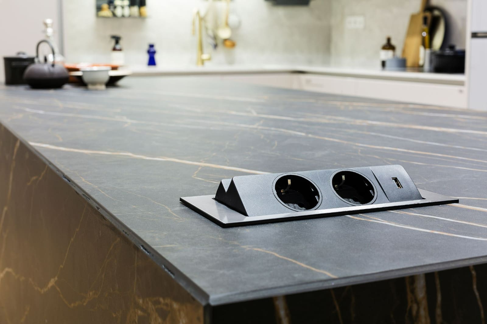 Instalarea prizei încastrabile în mobilier: Ghid pas cu pas