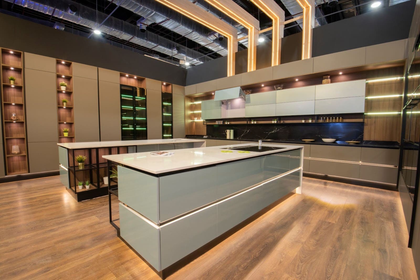 Integrarea iluminatului LED: cum transformă benzile LED designul contemporan de mobilă