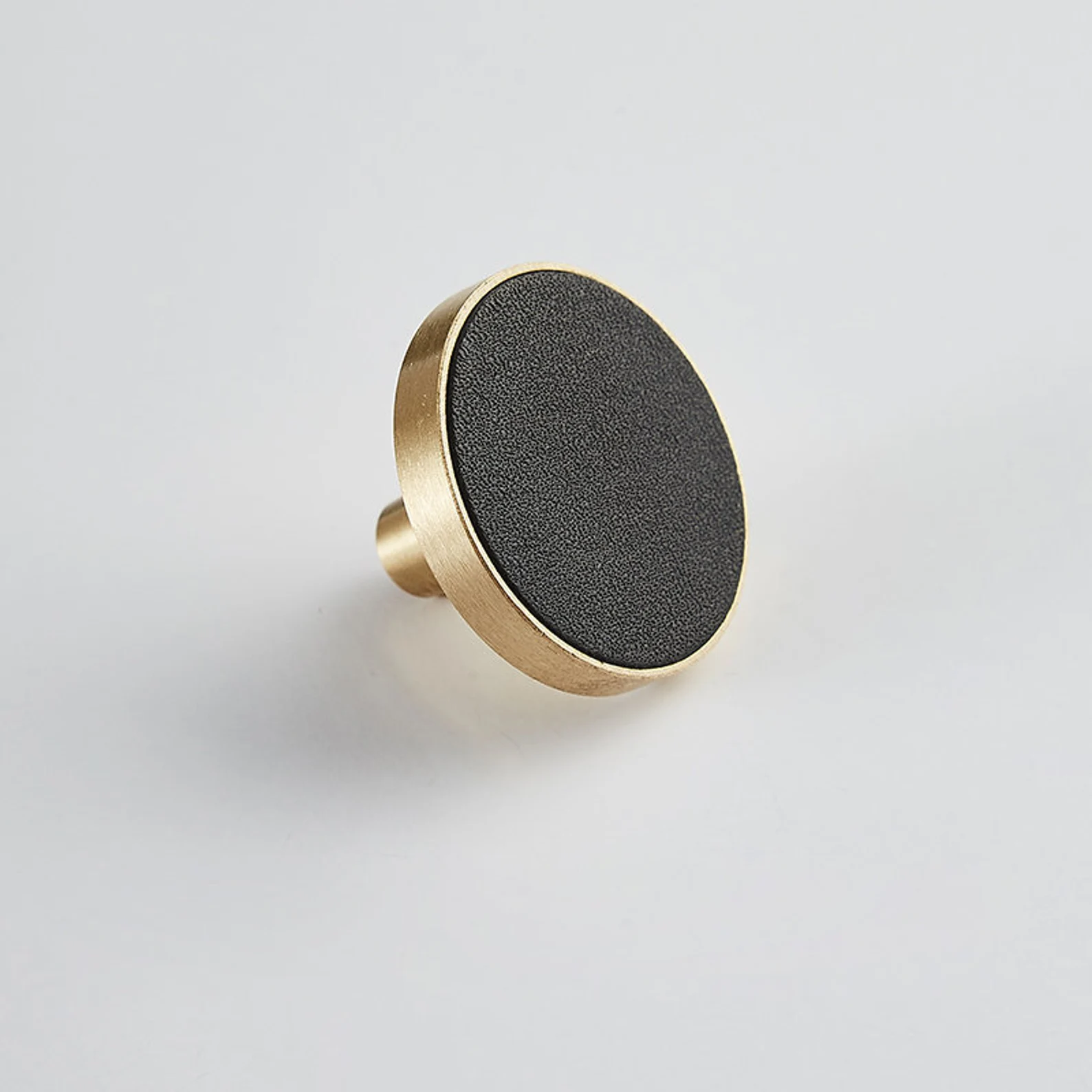 Buton mobila HK0043 32x20 mm, alama + piele neagra [2]