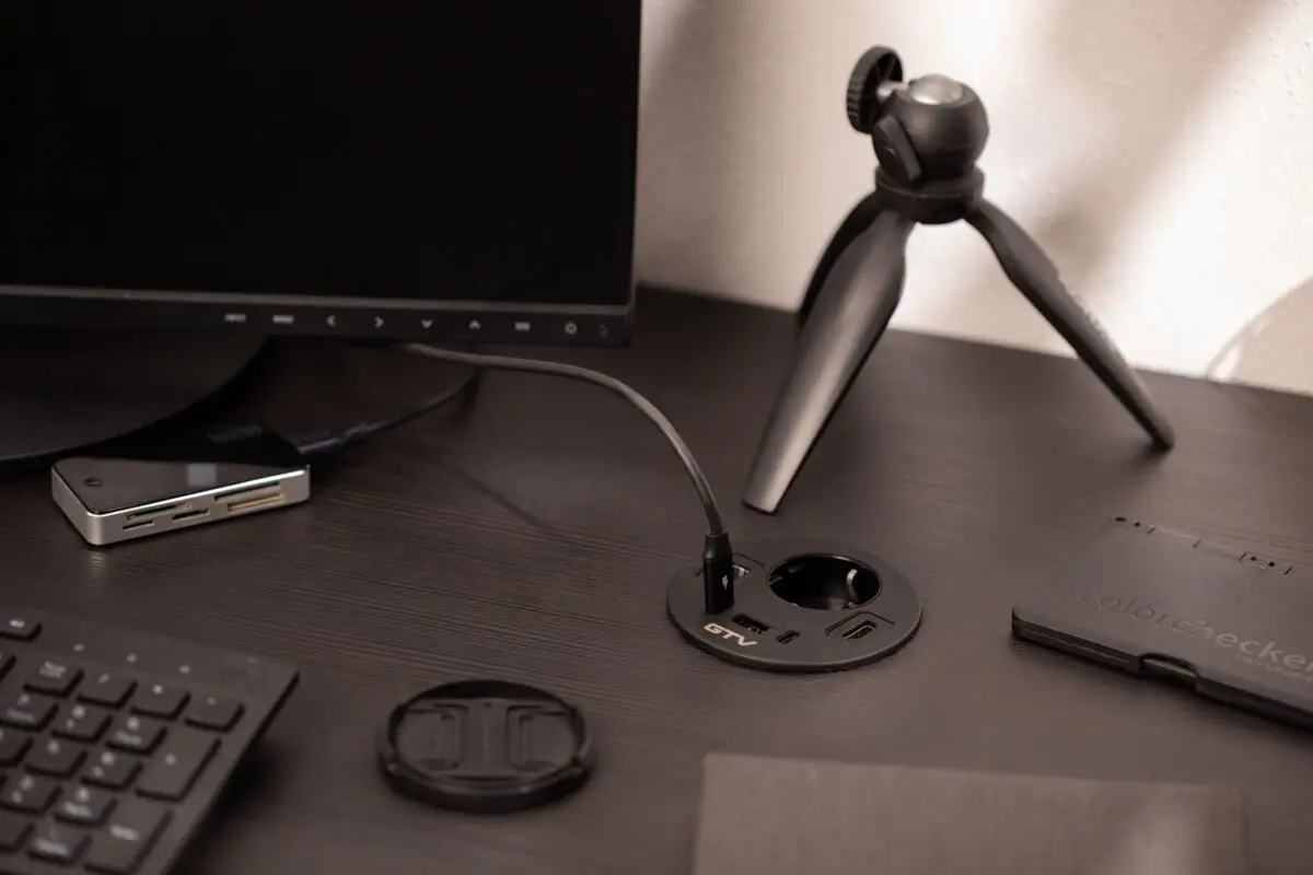 Priza incorporabila RONDO 1 x Shucko, 1 x USB A, 2 x USB C, HDMI, RJ45, cablu 1.5 m, negru mat [6]