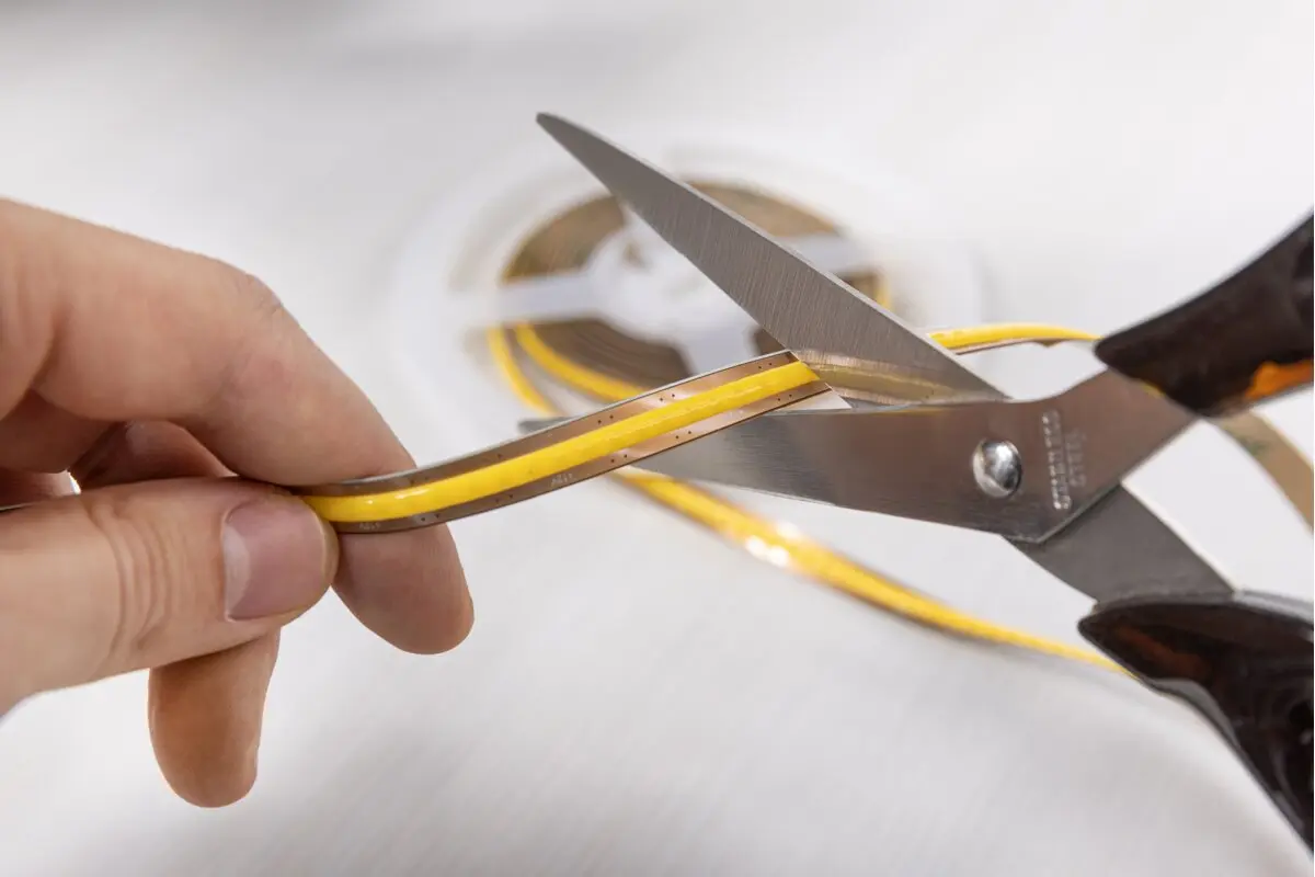 Banda LED 8 mm COB FREE CUT 11W/m, 12V, IP20, 4000K, lumina neutra, 2 x MiniAmp, dimabila, 5 m [2]