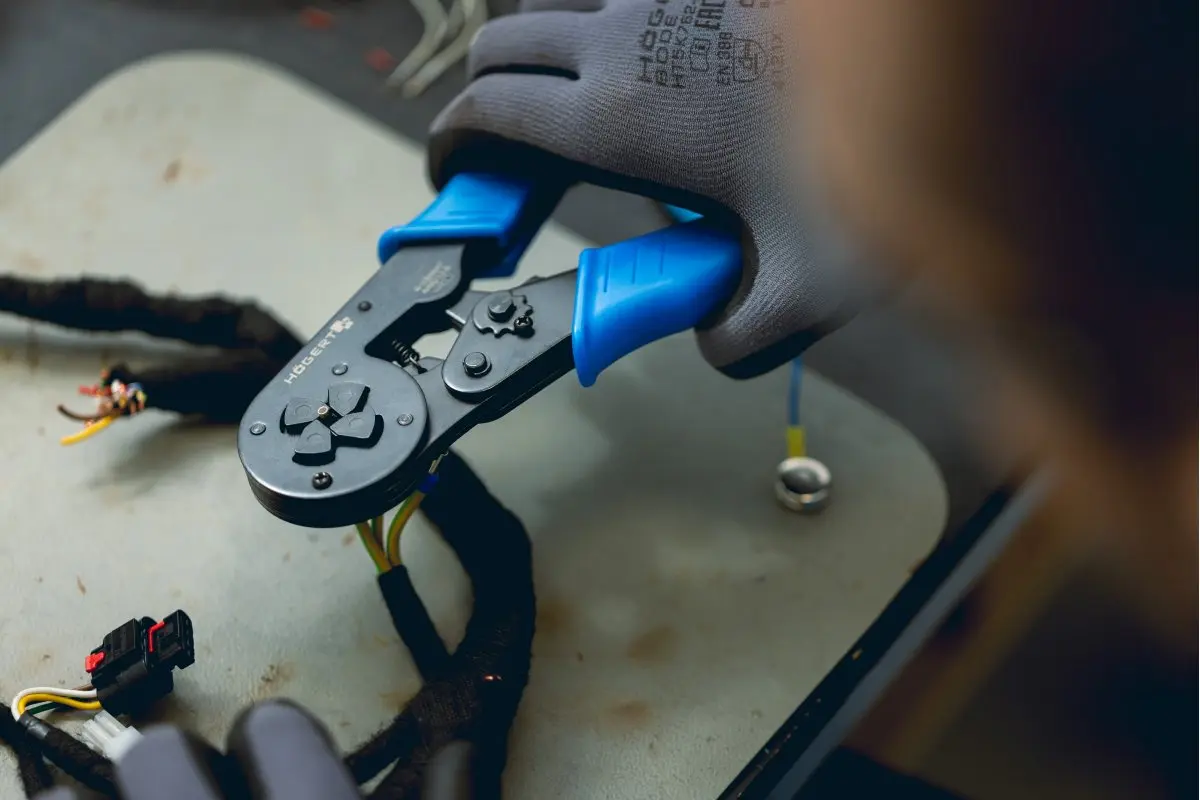 Cleste sertizare cu auto-reglare pentru pini 4 – 16 mm2 [2]