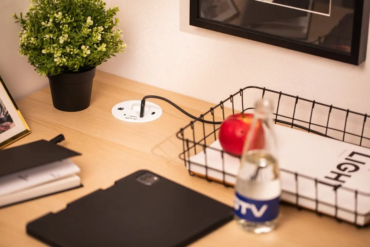 Priza incorporabila RONDO 1 x Shucko, 1 x USB A, 2 x USB C, HDMI, RJ45, cablu 1.5 m, alb mat [4]