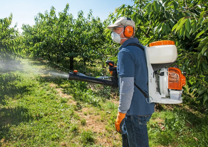 Atomizor pe benzina Stihl SR 200, 1.1 CP, motor 2 timpi, rezervor solutie 10 L, distanta pulverizare 9 m [4]