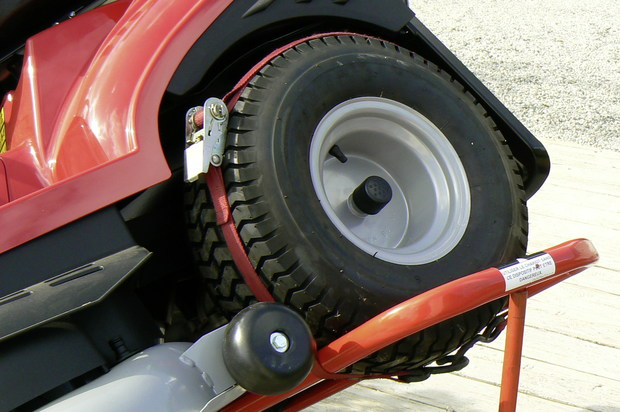 Dispozitiv hidraulic de inclinat / ridicat tractoras tuns gazon CLIPLIFT 300, max. 300 kg [7]