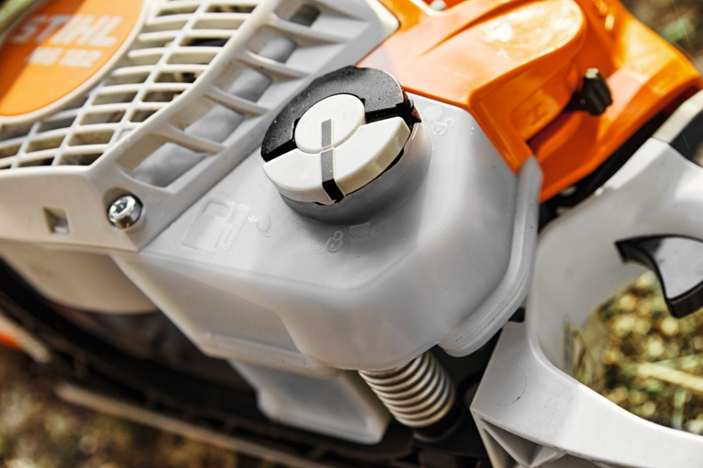 Drujba / Motofierastrau Stihl MS 212 C-BE, 2.4 CP, 38.6 cmc, lama 35 cm, 1.3 mm, 3/8", Ergostart [3]