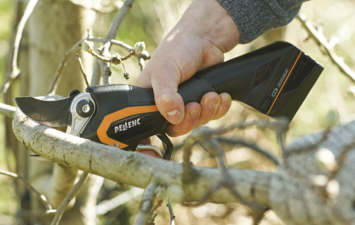 Foarfeca pentru vie si pomi Pellenc C3X, 2 acumulatori Li-Ion 10.8V, max. 35 mm [9]