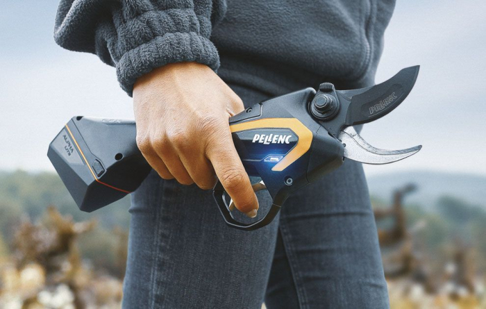 Foarfeca pentru vie si pomi Pellenc C3X, 2 acumulatori Li-Ion 10.8V, max. 35 mm [10]