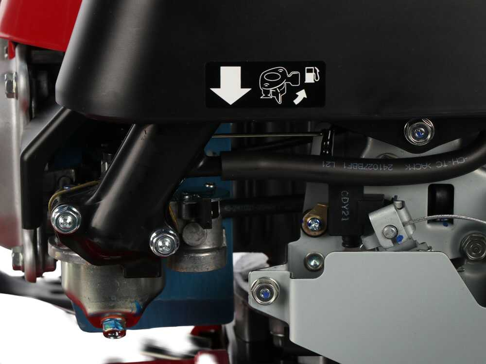 Masina de tocat iarba si vegetatie Honda UM 616 K3 EE2, 4.35 CP, benzina, 61 cm, transmisie variabila hidrostatic, Rotostop - blocarea lamei [25]