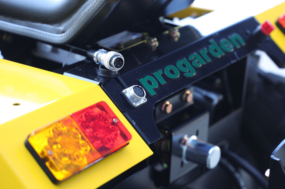 Mini tractor ProGARDEN Campo T18 V25.1, 4x4, 18 CP, benzina, hidraulica fata-spate, roti 6.00-12 [3]