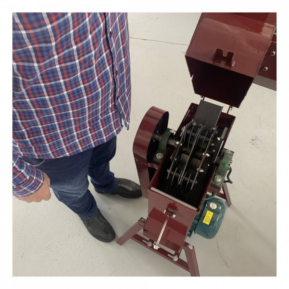 Moara cu tocator de furaje VivaTechnix VMD-1020, putere 3 kW, 2800 rpm, 500 kg/h [8]